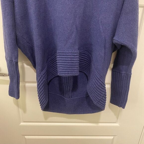 DKNY Jeans Hooded Long Sleeve Slouchy Sweater. Blue. Medium. Streetwear, Grunge - Picture 4 of 11